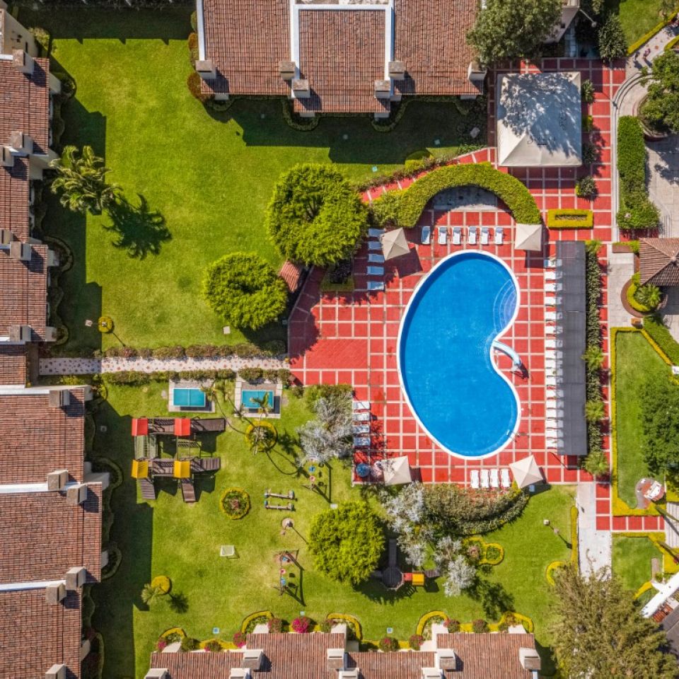 Área Piscina Hotel Soleil Antigua Guatemala